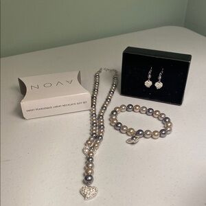 Avon Sweet Pearlesque Lariat  Necklace Set
